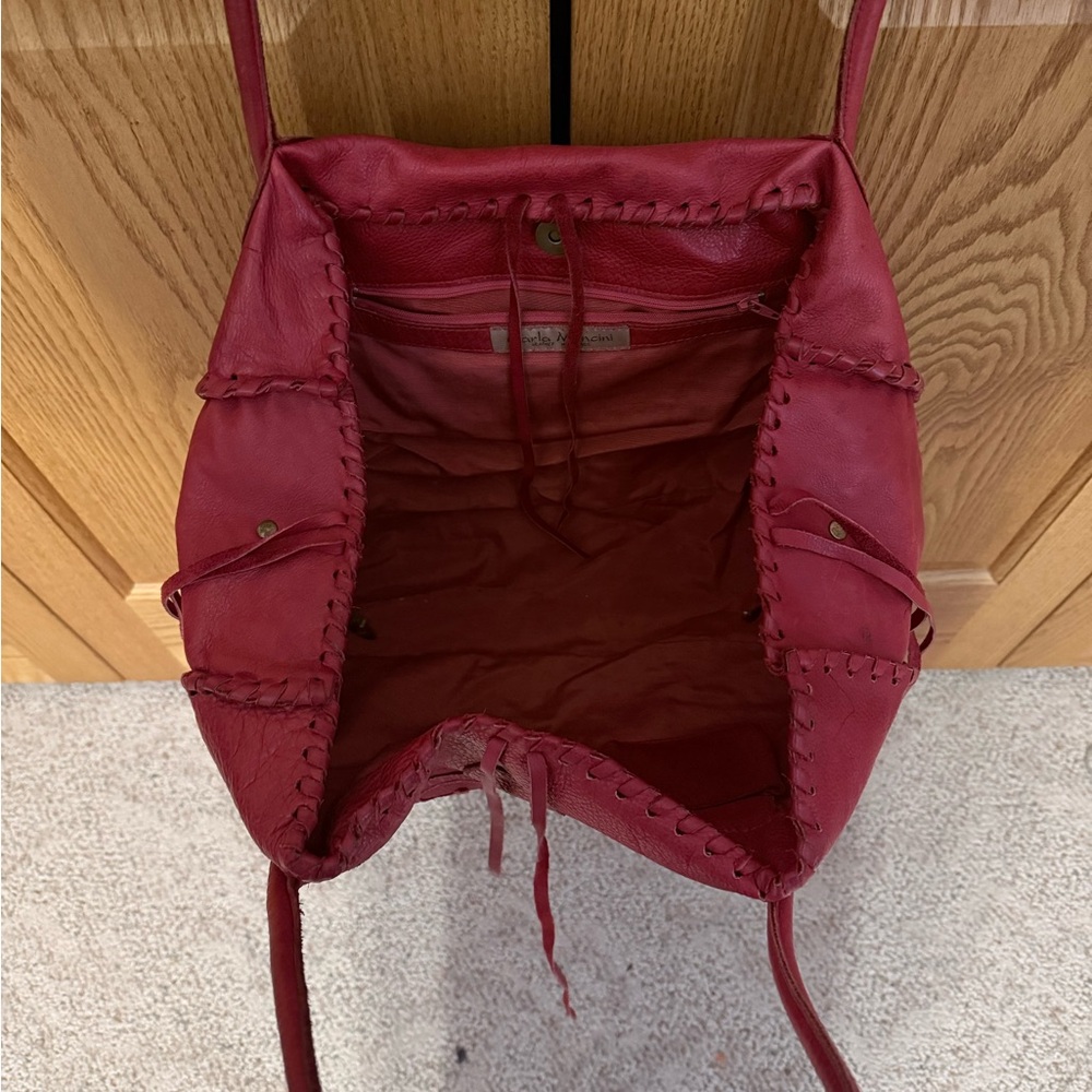 Vintage Chic Red Leather Shoulder Bag - Picture 5 of 6